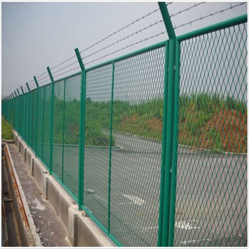 湖北高速公路護欄網(wǎng) 浸塑邊框護欄網(wǎng)